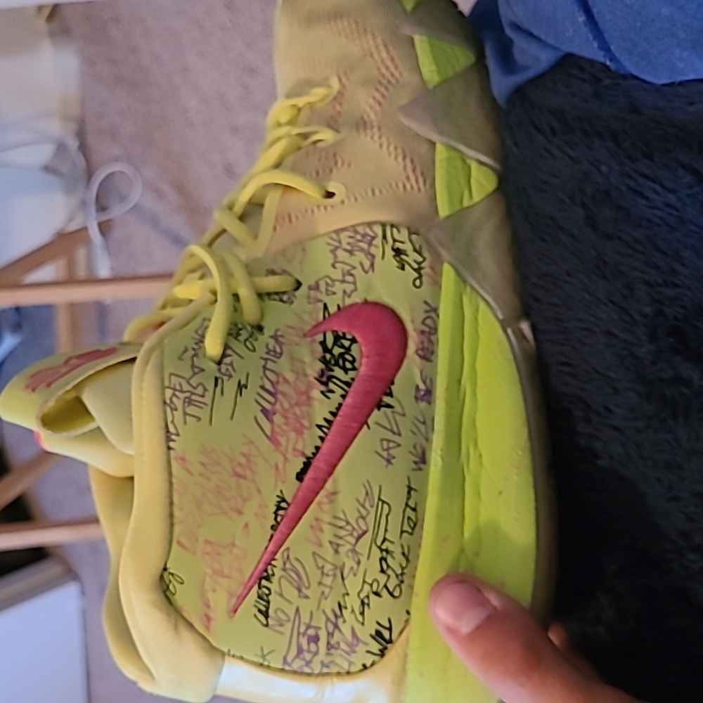 COPY - Nike Kyrie 4 Confetti EP